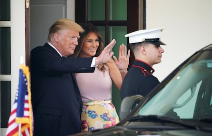 Melania Trump nell'orto con i tacchi: foto 7