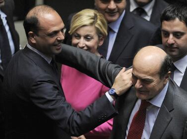 L'abbraccio tra Bersani e Alfano 1
