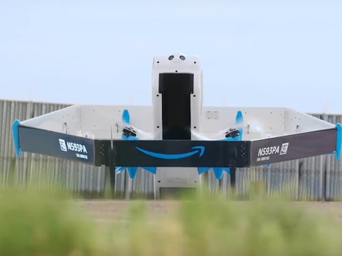 Completato il test di volo in Italia: Amazon pronta per le consegne con i droni