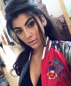 Giulia Salemi sexy tra pubblico e privato 18