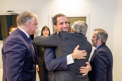 Tajani e Guaidó a Bruxelles 1