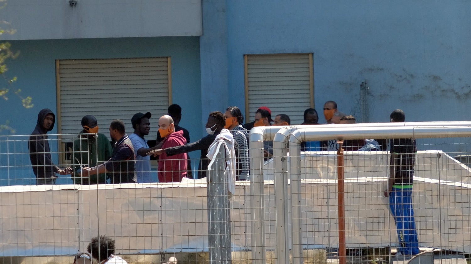 "Il decreto del governo è illegittimo". Giudici a gamba tesa: liberano gli immigrati a tempo zero