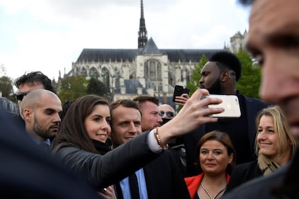 Macron contestato dagli operai Whirlpool 7