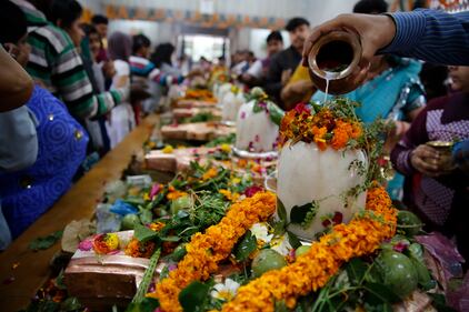 Colori, serpenti e cannabis, la due giorni del festival di Shiva in India 8