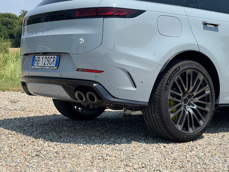 Range Rover Sport SV: guarda le foto 8