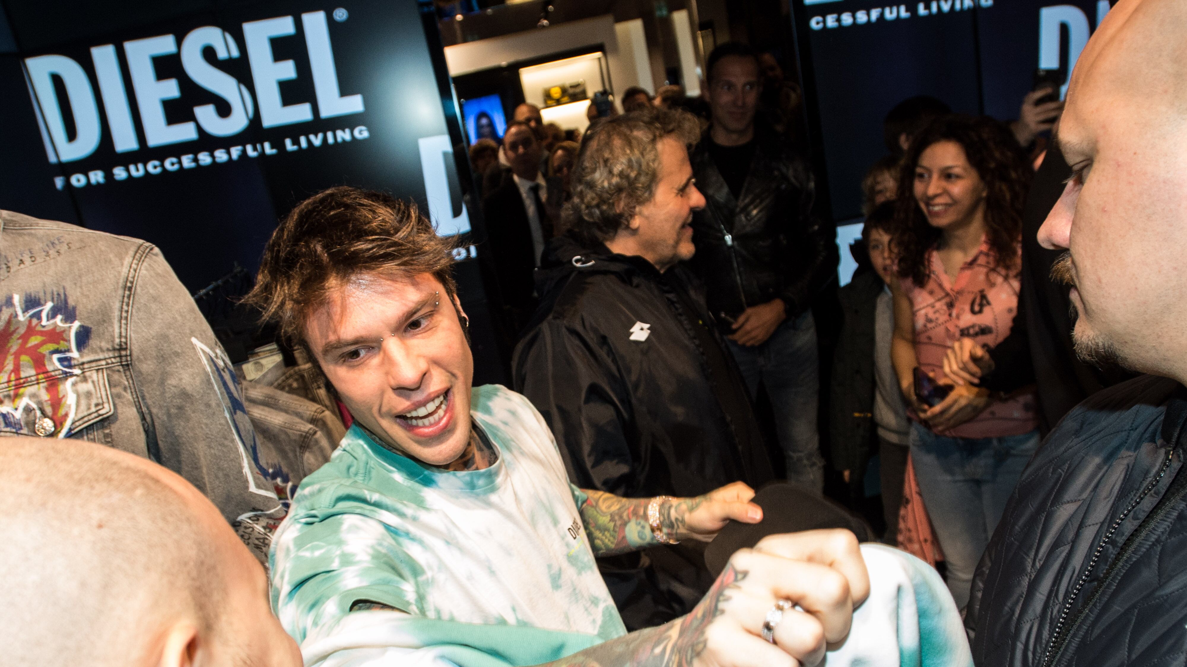 Fedez imputato per lesioni. Ecco come è finita