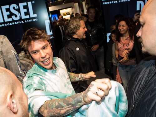 Fedez imputato per lesioni. Ecco come è finita