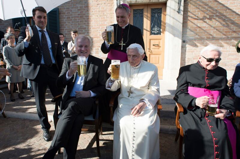 La festa dei 90 anni di Benedetto XVI 1