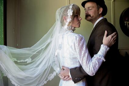 57 matrimoni (per ora) per una coppia inglese 4