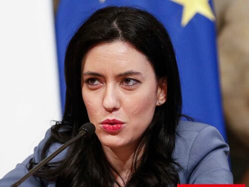 La satira del giorno: nuovo ministero per l'Azzolina
