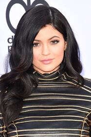 Kylie Jenner sexy in bianco 19