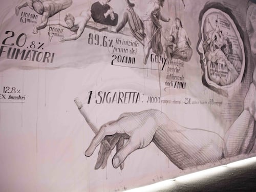 L'Humanitas al Salone del Mobile dipinge con le sigarette