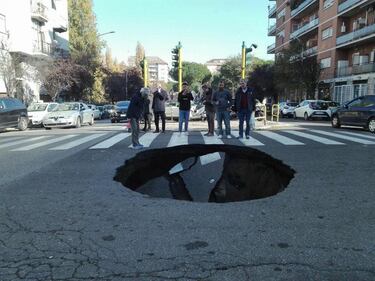 Roma, alla Montagnola si apre una voragine di cinque metri 2