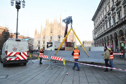 A Milano arrivano le barriere anti-tir 20