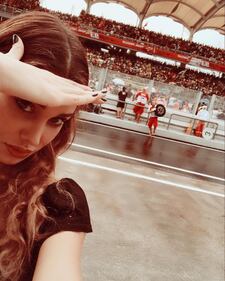 Belen Rodriguez hot, il selfie sexy nel backstage 30