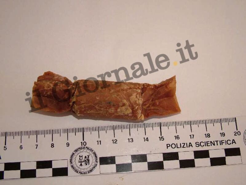 Ecco le bombe artigianali trovate dagli artificieri in Italia 5