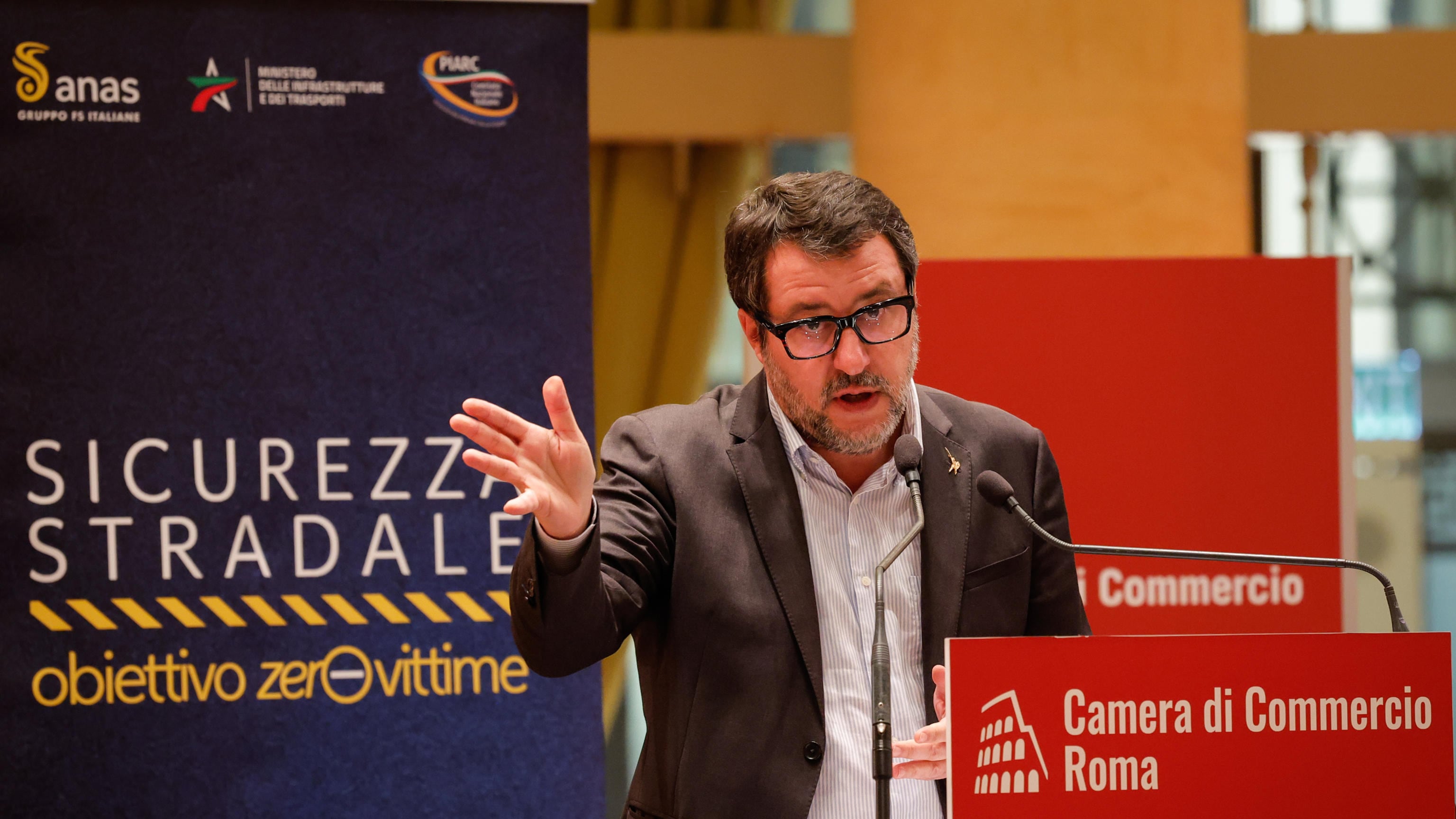 Il codice Salvini. "Nel primo mese 508 incidenti e 43 morti in meno"