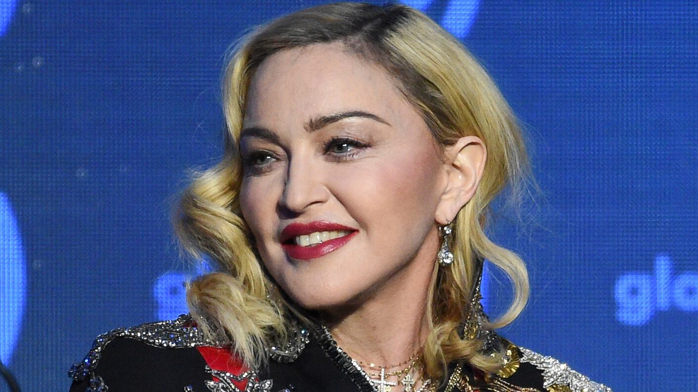 Madonna spaventa Pompei. Mega party con giallo
