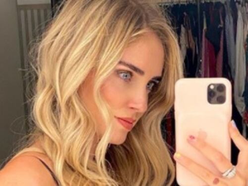 Vergognoso insulto alla Ferragni che posta la foto in dolce attesa