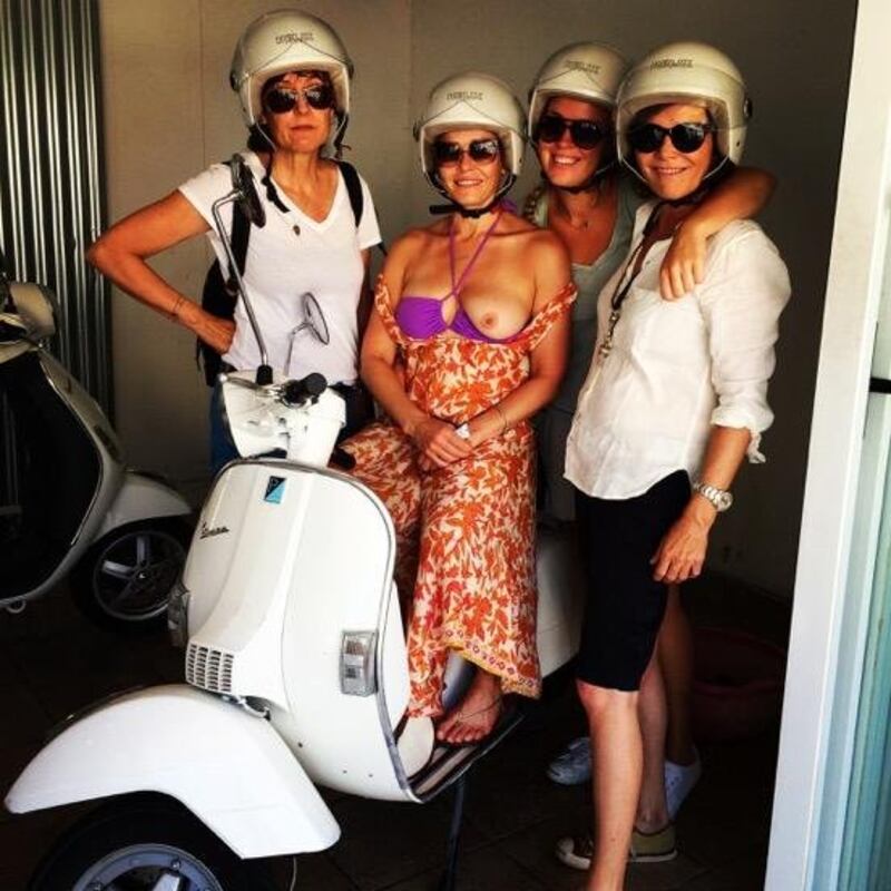 I topless VIP su social network, immagini 14