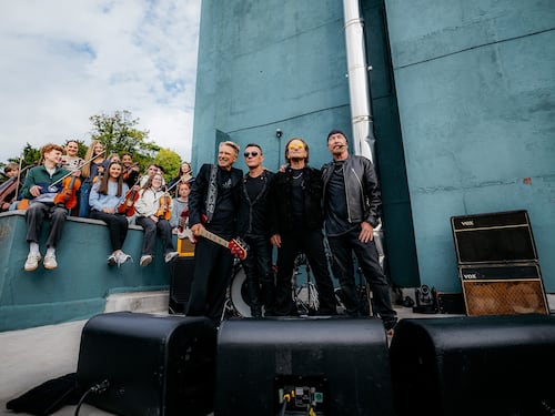 Mezzo secolo di U2. La band festeggia tornando a scuola per il nuovo disco