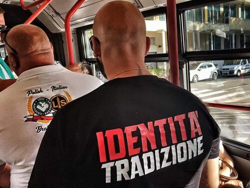 Rimini, ronde Forza Nuova in spiaggia