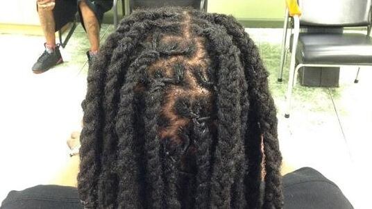 Coi "rasta" a scuola: sospeso per tre giorni