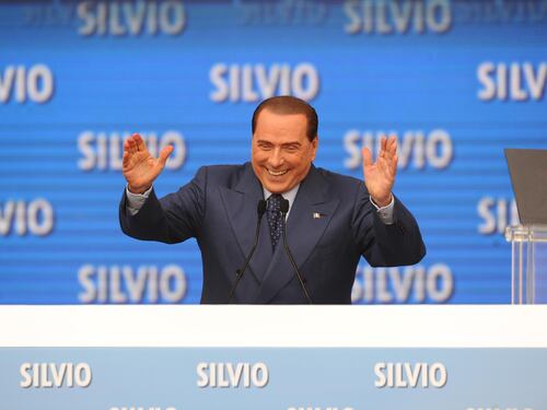 Il Cav a Bari: "Vincemmo nel 1994, dobbiamo vincere anche oggi"