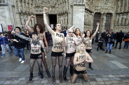Femen nude: le foto delle proteste 12
