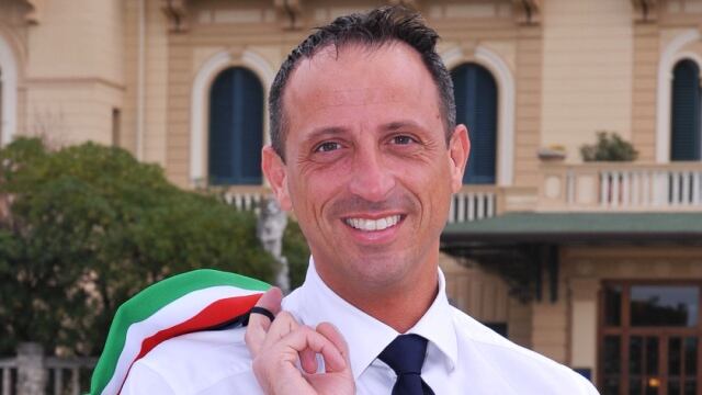 "Io gay, cattolico e monarchico". Il dirigente azzurro fa coming out