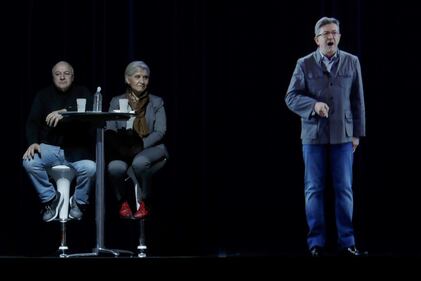 Francia, Melenchon fa il comizio in ologrammi 12