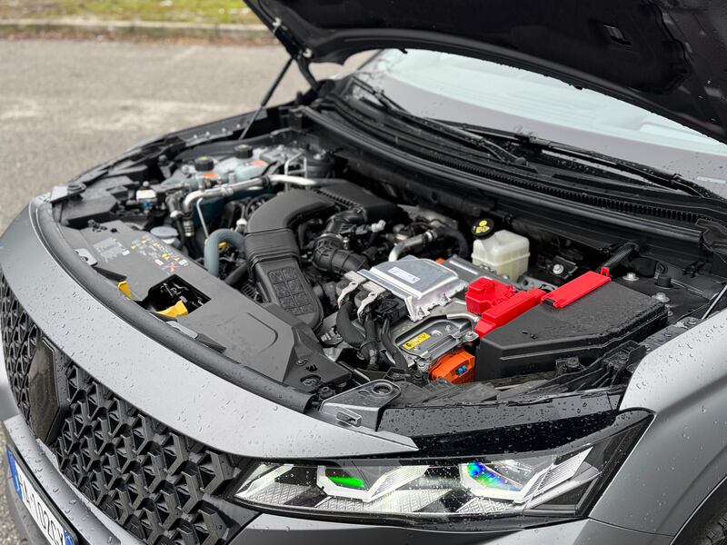 Renault Austral full hybrid: si aggiorna con il restyling 2026, la gallery del SUV francese 17