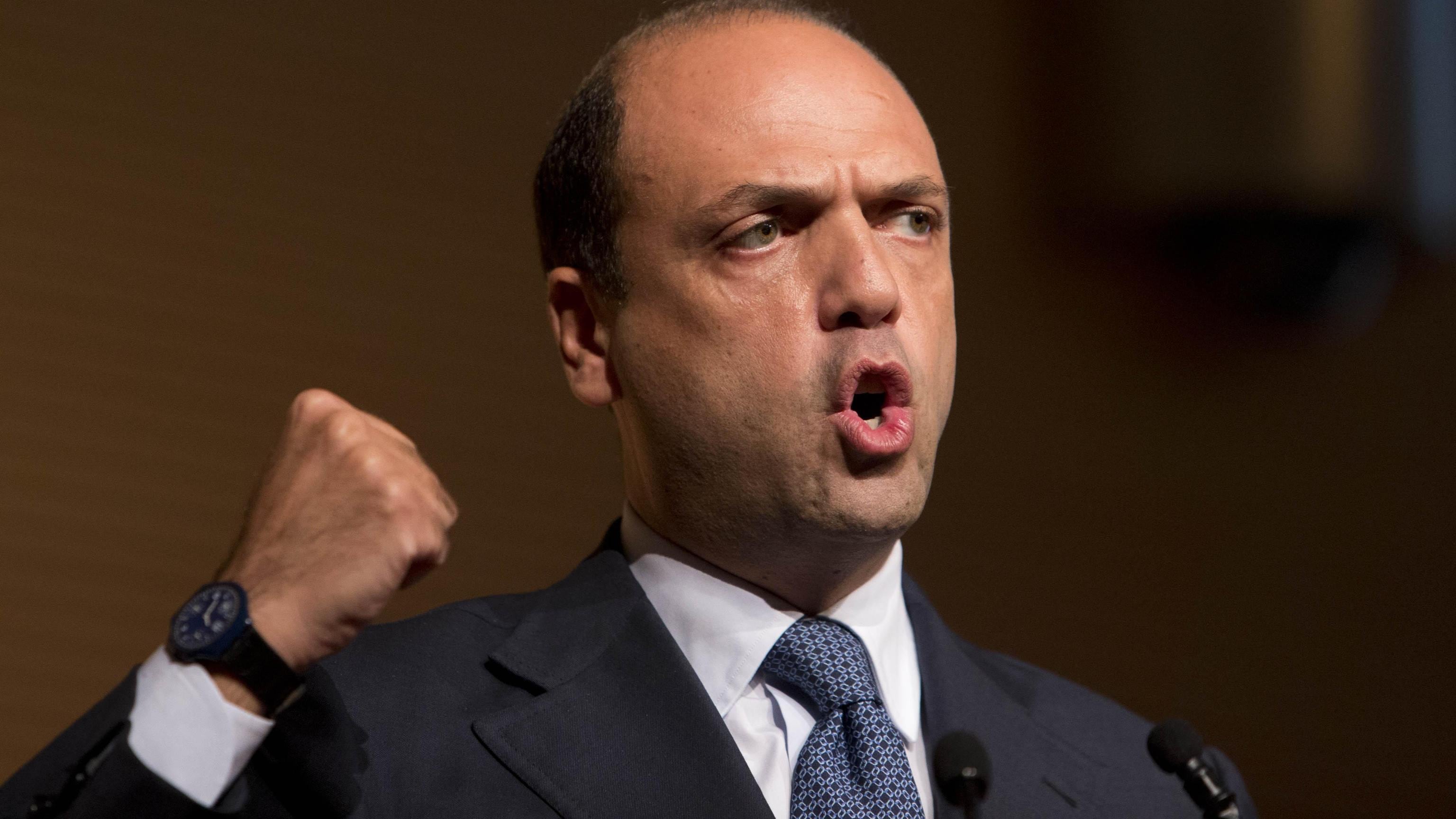 Il Pdl cerca l'ultima mediazione. Lo scoglio è il sostegno a Letta