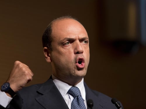 I lealisti sfidano gli alfaniani sullo stop a nuove imposte