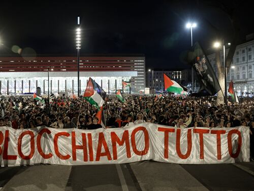 Flotilla intercettata davanti a Creta. Condanna della Meloni