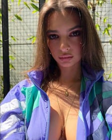 Emily Ratajkowski, topless su Instagram 11