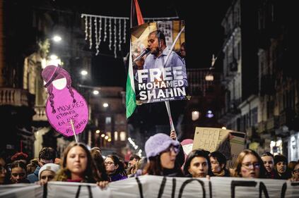 Femministe e pro Pal in piazza: occupazioni e vandalismi 4