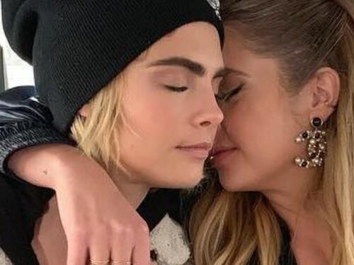 Ashley Benson troppo sexy e la fidanzata Cara Delevingne si ingelosisce