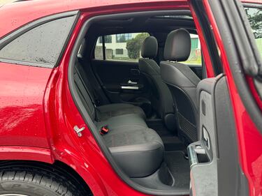 Mercedes EQA 300 4Matic: guarda la gallery del crossover elettrico premium 14