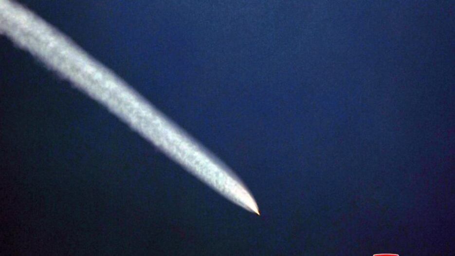 "Lanciati missili ipersonici". Cosa c'è dietro il nuovo misterioso missile di Kim