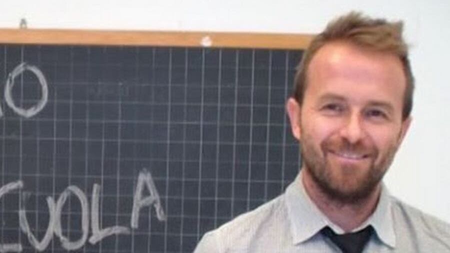 Il "prof" youtuber: "Cambiamo materie e voti. Molti ragazzi in classe come in prigione"