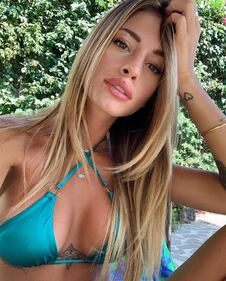 Chiara Nasti in bikini sui social 2