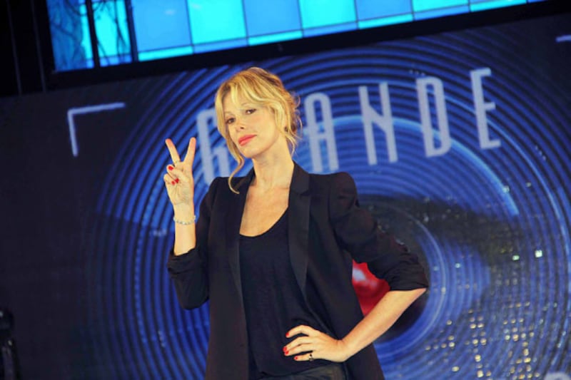 Alessia Marcuzzi sexy conduttrice dell'Isola dei Famosi 2017 19