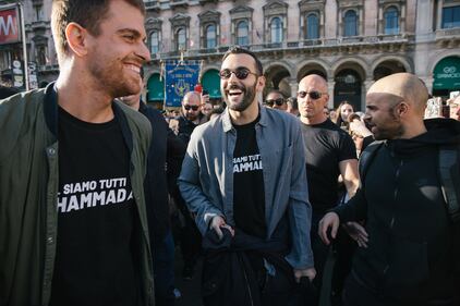 Marco Mengoni in Piazza Duomo a Milano  2