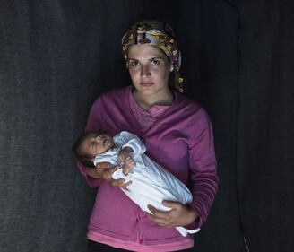 Quei bambini nati nel campo profughi di Idomeni 8