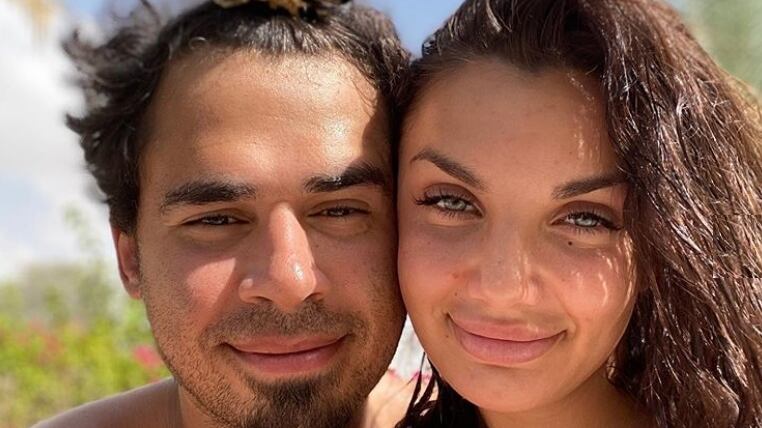 L'ira di Elettra Lamborghini: "Io in quarantena e altri a far festa con amici"