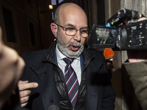 La "fase 2" scatena la rissa nel M5S. "Ma Conte non si tocca"