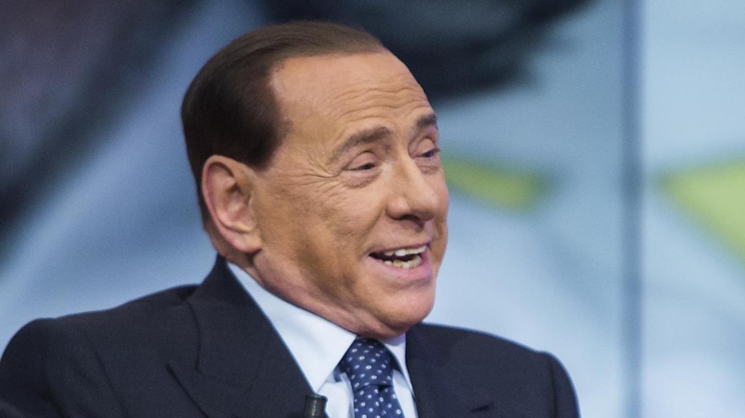 Berlusconi stacca la spina. Oggi sarà a Cesano Boscone