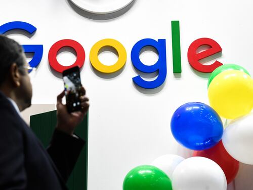 "Indossate la mascherina contro il covid": il messaggio di Google