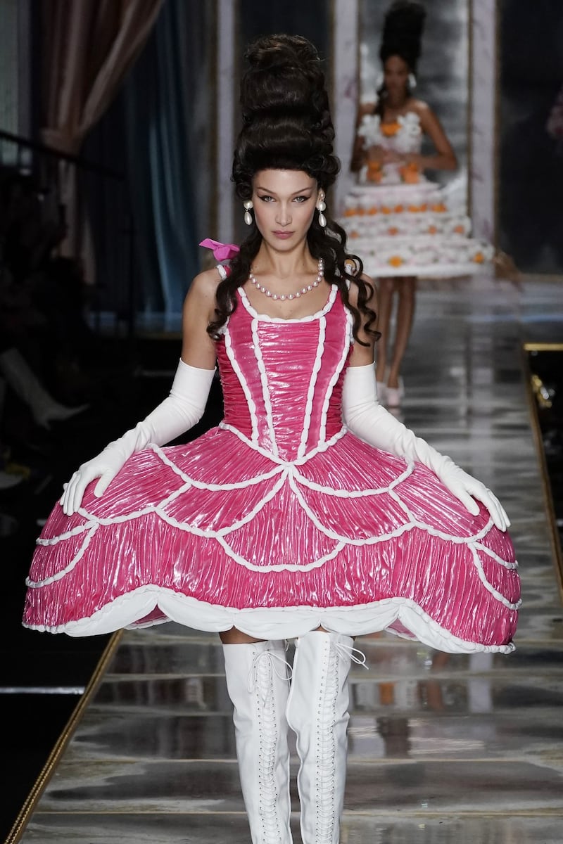 Bella Hadid, le immagini dalle passerelle 4